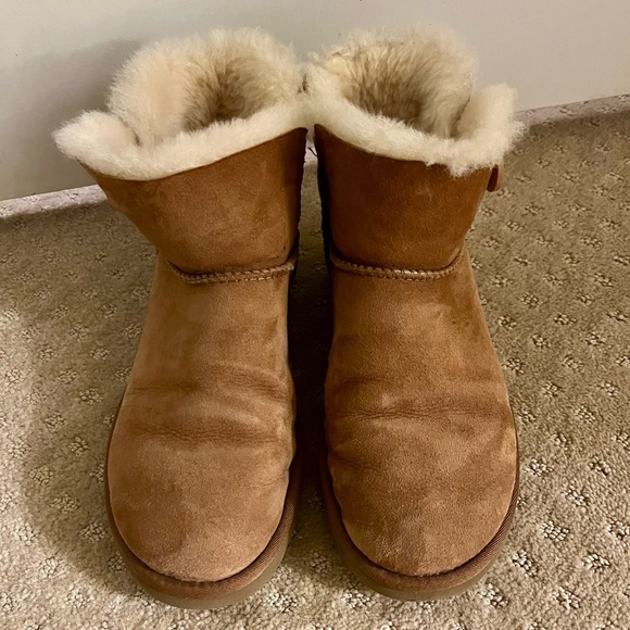 Ugg Mini Bailey Button II Boot - Picture 3 of 6